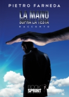 La mano sopra testa